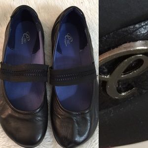 E360 Lambskin Leather Wide Width Mary Jane Flats!